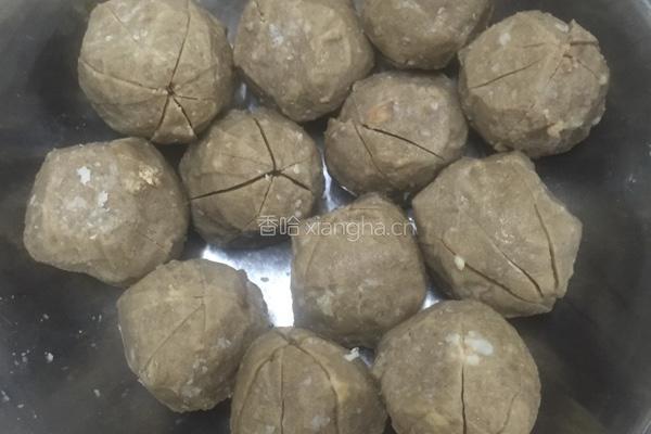 牛肉丸炖娃娃菜的做法图解1