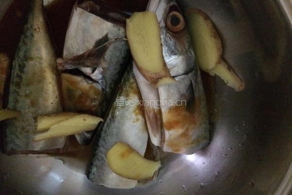 豆酱煮鱼的做法图解3