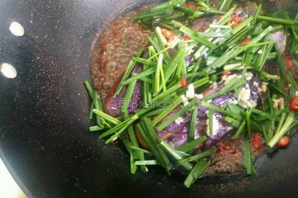 韭菜烧茄子的做法图解6