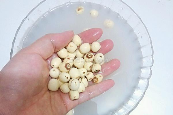白莲蓉月饼馅料的做法图解1