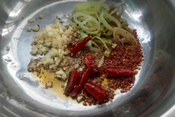 菠菜陈醋花生米的做法图解4
