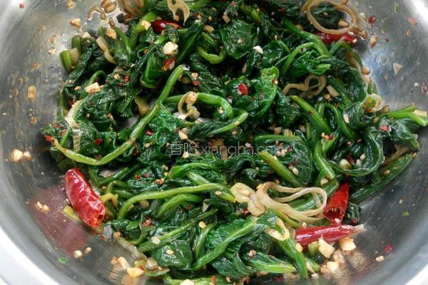 菠菜陈醋花生米的做法图解5