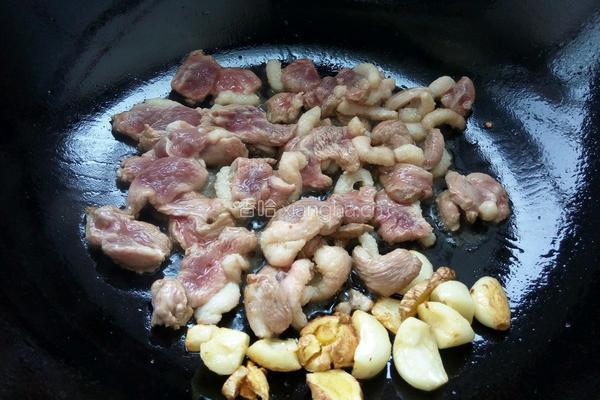板栗焖鸭的做法图解5