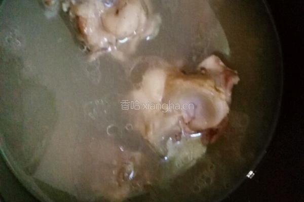 筒骨猪杂汤的做法图解6