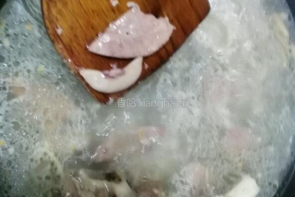 筒骨猪杂汤的做法图解9