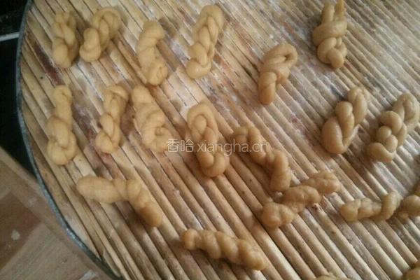 麻花的做法图解2