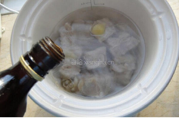 腊骨萝卜汤的做法图解6