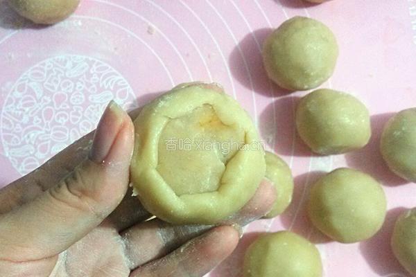 白莲蓉蛋黄广式月饼的做法图解10
