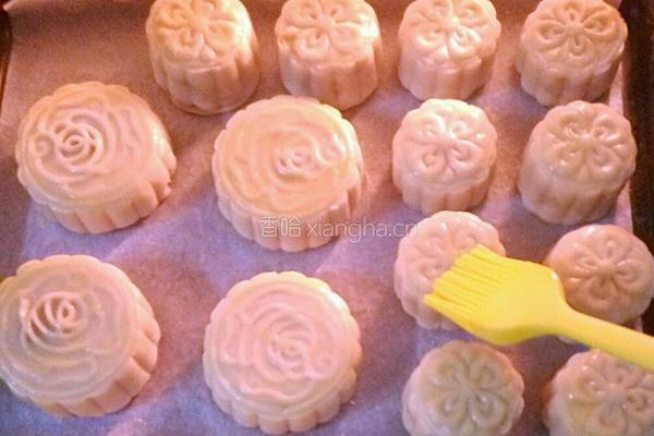 白莲蓉蛋黄广式月饼的做法图解13