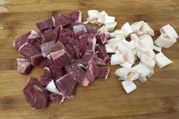 牛肉炖土豆的做法图解2