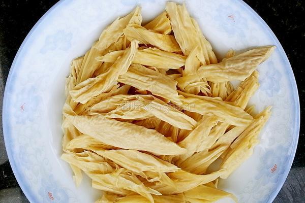 鸡丝腐竹拌黄瓜的做法图解2