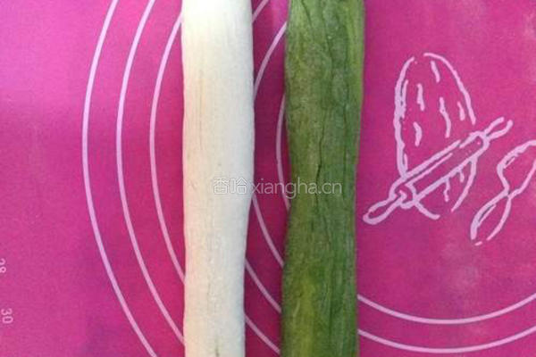 翡翠白菜饺子的做法图解2