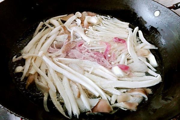 菌菇豆腐瘦肉汤的做法图解6