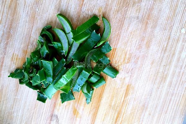 蜂蜜柠檬芦荟汁的做法图解3