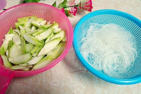 丝瓜粉丝汤的做法图解2