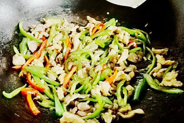 双椒炒鸡肾的做法图解8