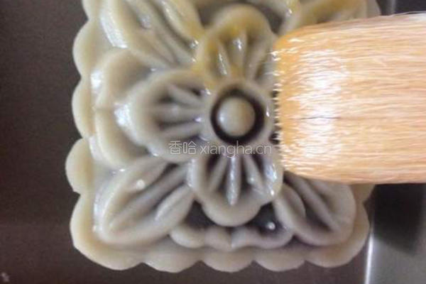 广式豆沙蛋黄月饼的做法图解15