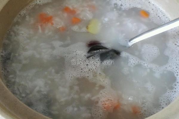 砂锅煲皮蛋瘦肉粥的做法图解6