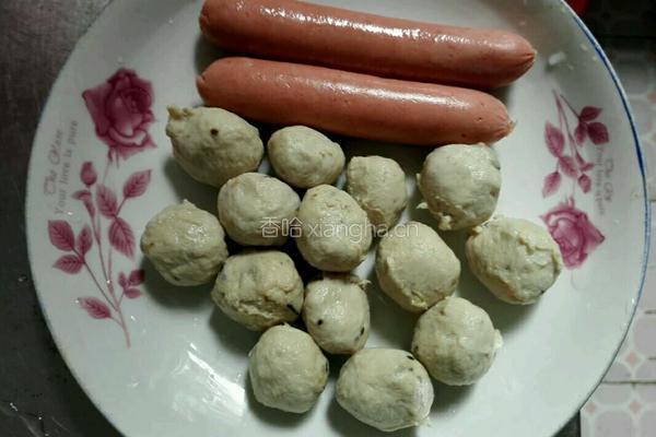 双椒火腿肉丸片的做法图解1
