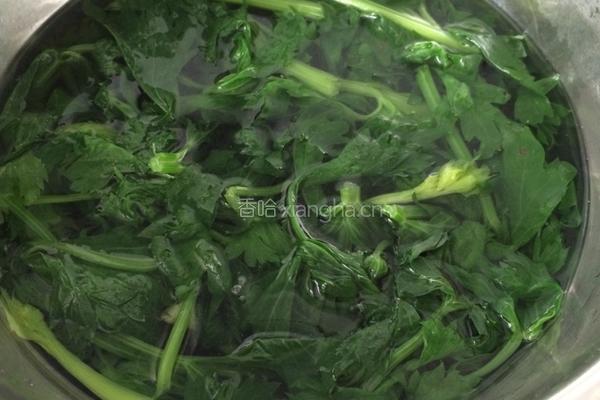 酱油芹菜叶的做法图解3