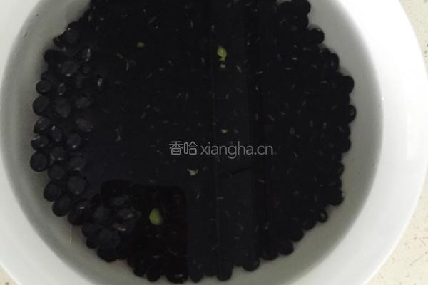 醋泡黑豆的做法图解1