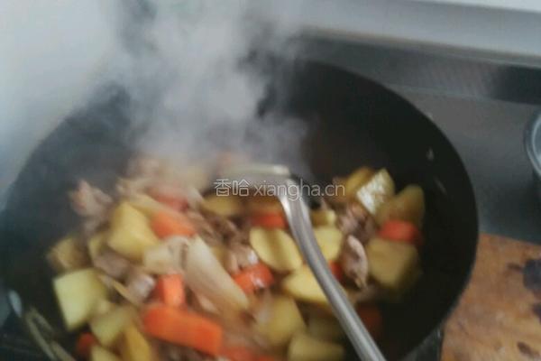 土豆炖肉的做法图解2