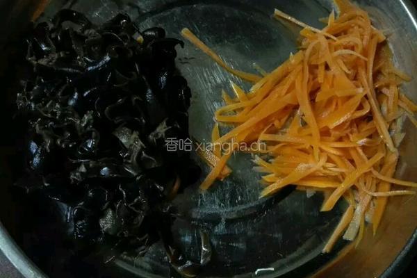娃娃菜卷肉的做法图解3
