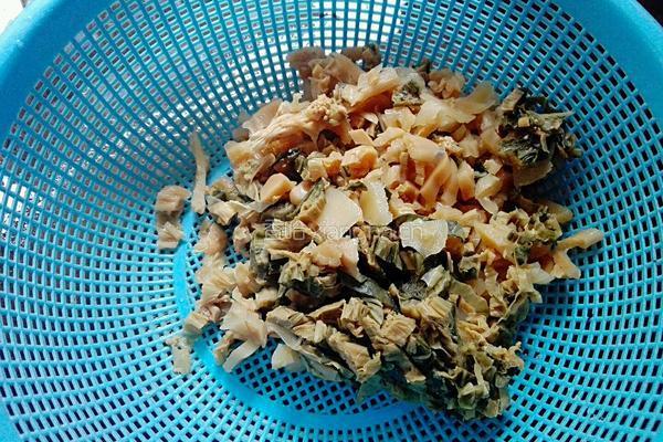 五花肉蒸甜梅菜的做法图解3