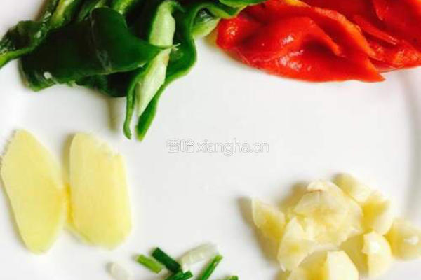 剁椒花菜肉片的做法图解2