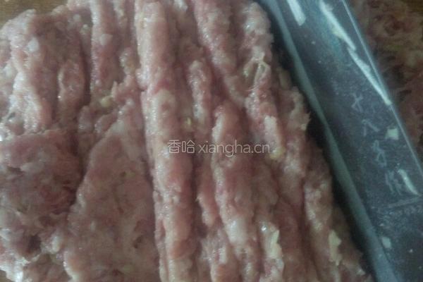 豇豆猪肉包的做法图解1