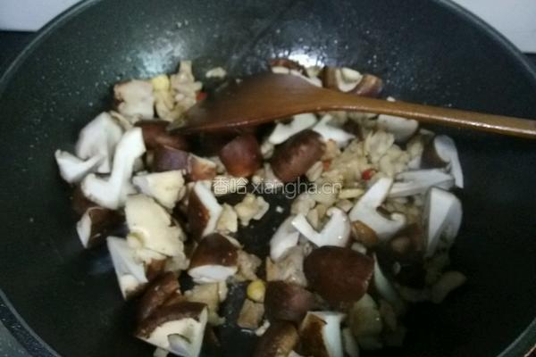 香菇闷鸡肉的做法图解5
