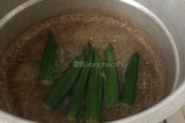 蒜蓉秋葵的做法图解1