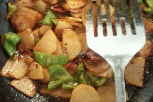 青椒肉炒土豆片的做法图解4
