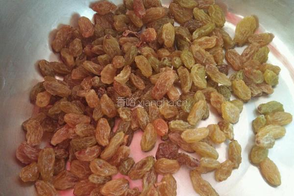 红糖葡萄干发糕的做法图解2