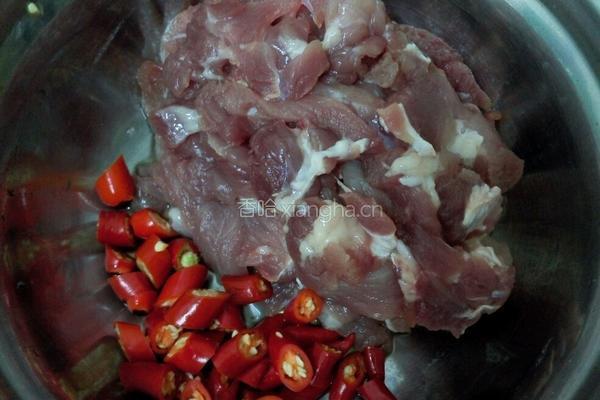 藕丁肉片的做法图解2
