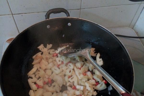 藕丁肉片的做法图解3