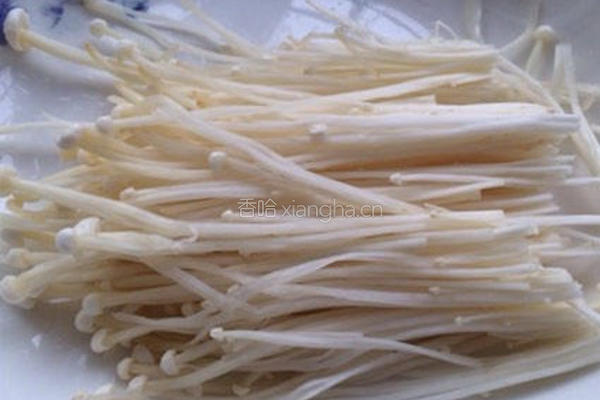 五花肉卷金针菇的做法图解2