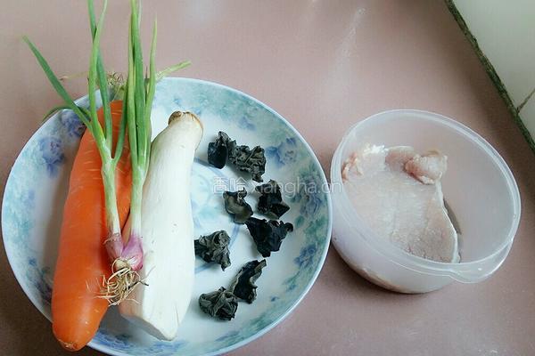 三丝炒肉的做法图解1