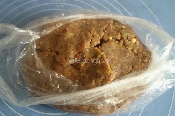 自来红香油月饼的做法图解1