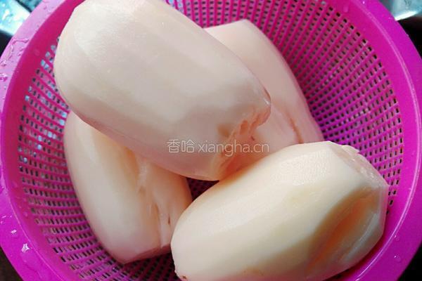 藕丁炒肉的做法图解1