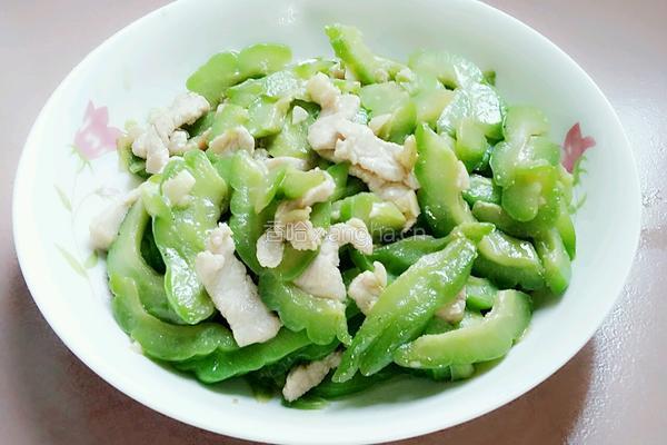 蒜蓉苦瓜炒瘦肉的做法图解10