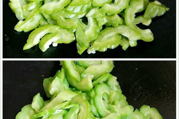 蒜蓉苦瓜炒瘦肉的做法图解6