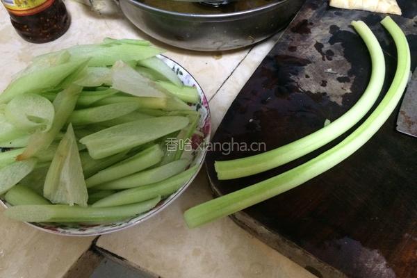 清炒白芋梗的做法图解2