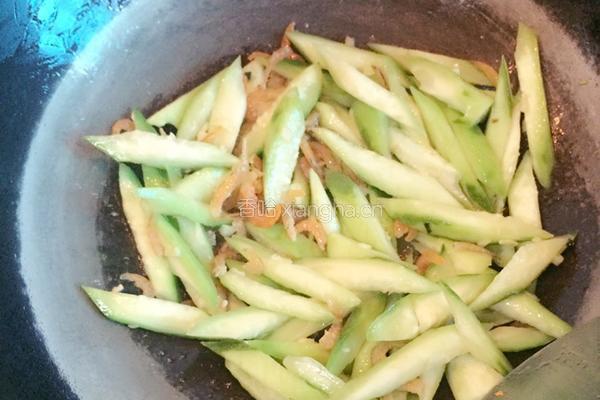 蒜蓉虾仁炒丝瓜的做法图解6
