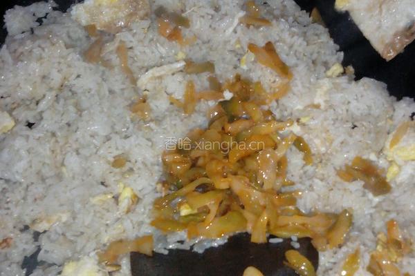 榨菜丝蛋炒饭的做法图解4
