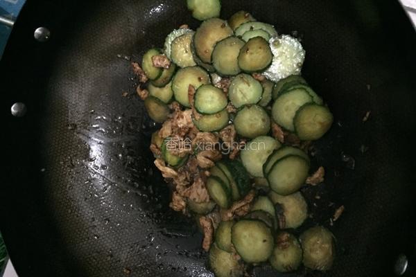 里脊肉片熘黄瓜的做法图解7