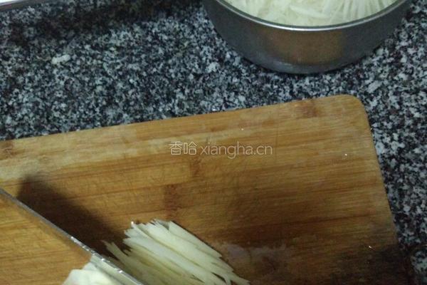 干煸土豆丝的做法图解1