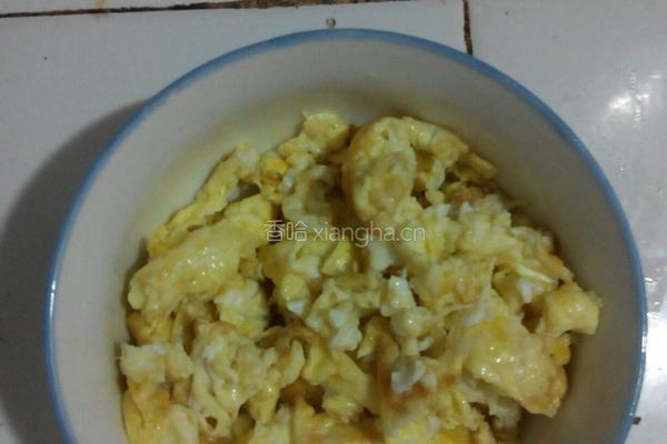 菠菜炒鸡蛋的做法图解2
