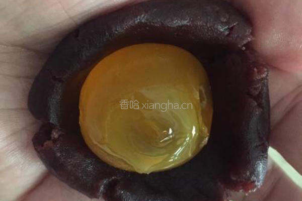 豆沙蛋黄广式月饼的做法图解5