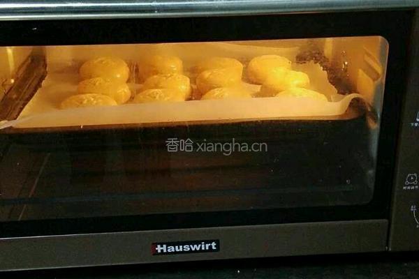 莲蓉蛋黄月饼的做法图解5